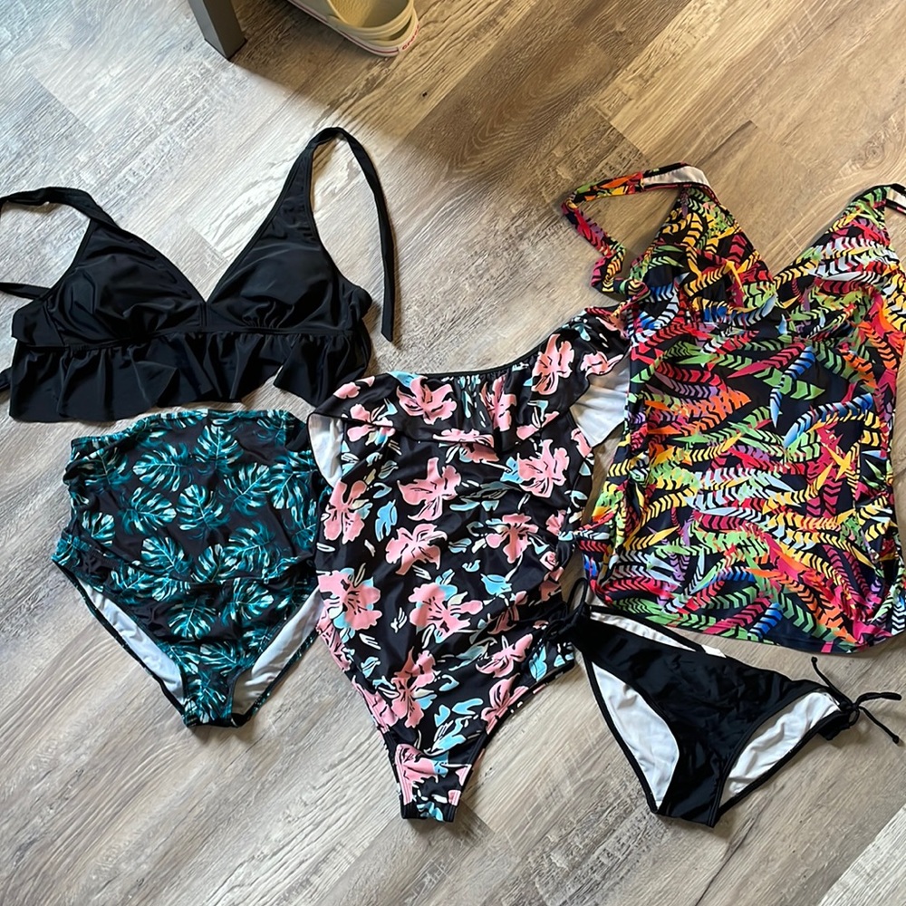Lot of 3 maternity swim suits